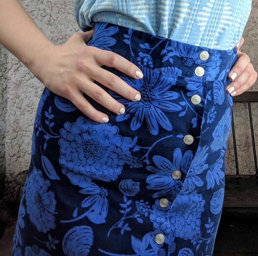 SO BEACHY Lilly Pulitzer Stretchy Corduroy Skirt